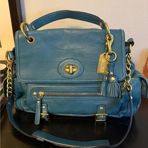 RARE Coach Sydney teal turnlock flap bag.